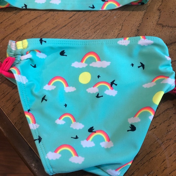 Lot of 3 swimsuits for your growing baby. - Picture 6 of 12